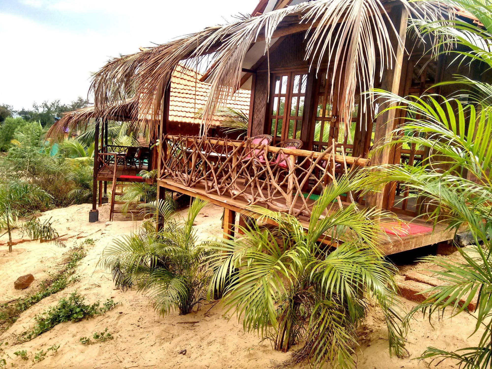Little India Beach Cottages Baga Kültér fotó